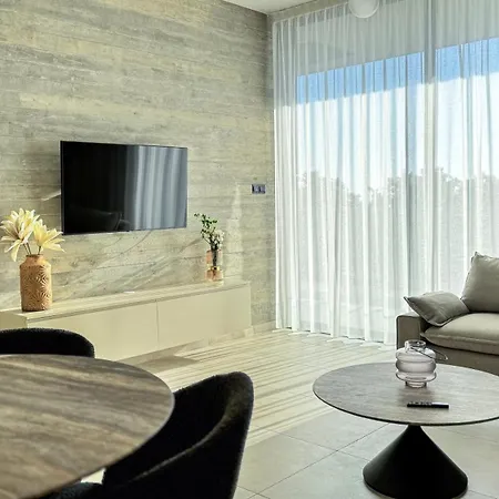 Apartmán Malberry Park 303 - Modern 2bedroom With Shared Heated Pool, Sauna, Gym, Jacuzzi