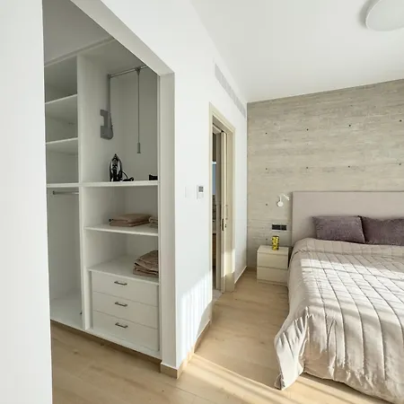 Malberry Park 303 - Modern 2bedroom With Shared Heated Pool, Sauna, Gym, Jacuzzi Apartmán Paphos