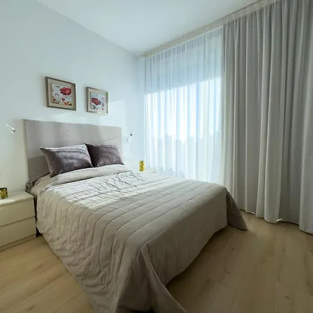 Malberry Park 303 - Modern 2bedroom With Shared Heated Pool, Sauna, Gym, Jacuzzi Paphos