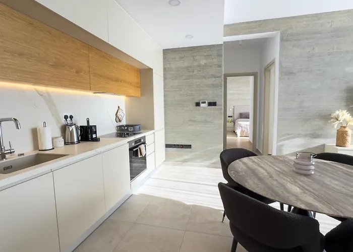 Malberry Park 303 - Modern 2bedroom With Shared Heated Pool, Sauna, Gym, Jacuzzi Apartament