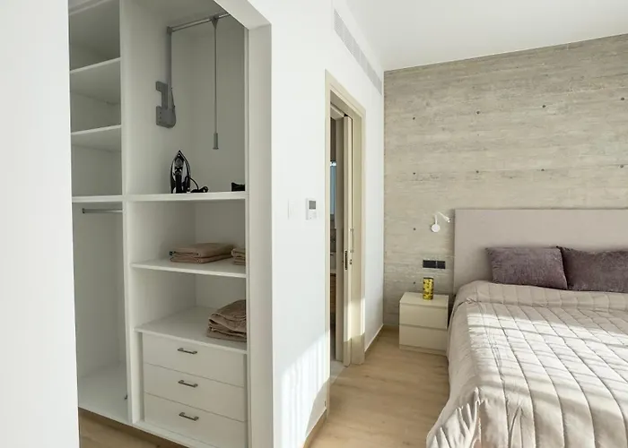 Malberry Park 303 - Modern 2bedroom With Shared Heated Pool, Sauna, Gym, Jacuzzi Apartament Paphos