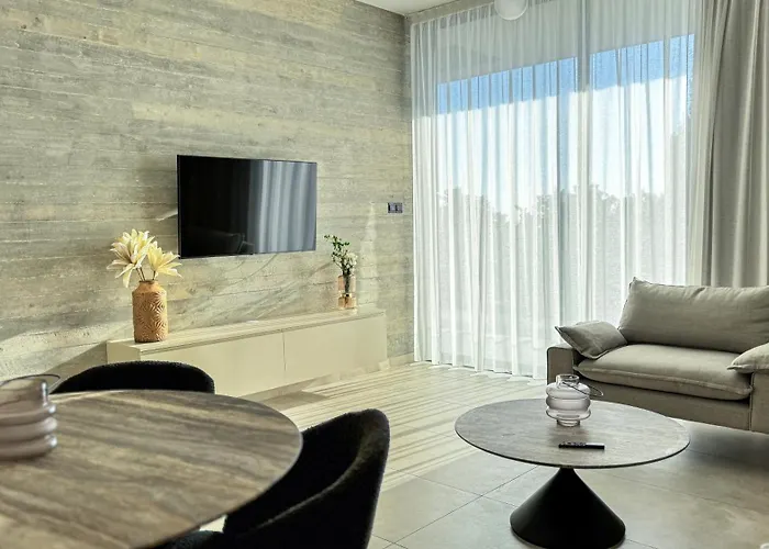 아파트 Malberry Park 303 - Modern 2bedroom With Shared Heated Pool, Sauna, Gym, Jacuzzi