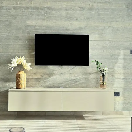 Malberry Park 303 - Modern 2bedroom With Shared Heated Pool, Sauna, Gym, Jacuzzi パ フォス